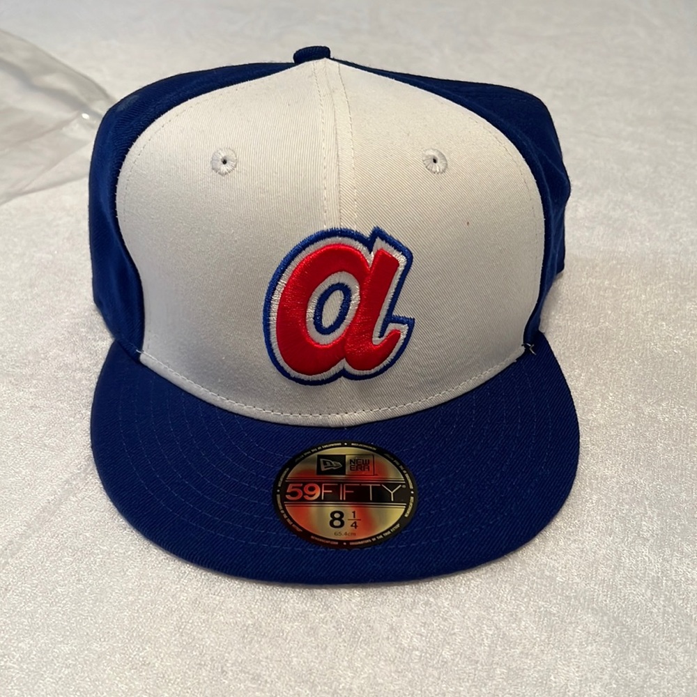 Brand new with stickers Cooperstown Collection New Era Atlanta braves hat